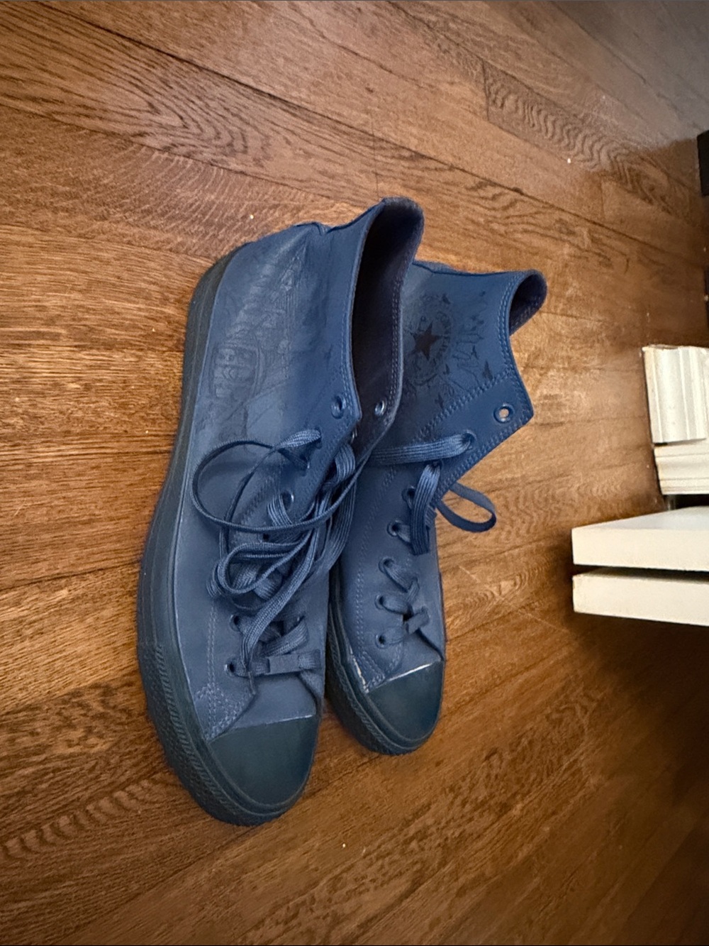 Men’s 13 Converse High Top Sneakers in Dark Blue NY special addition
